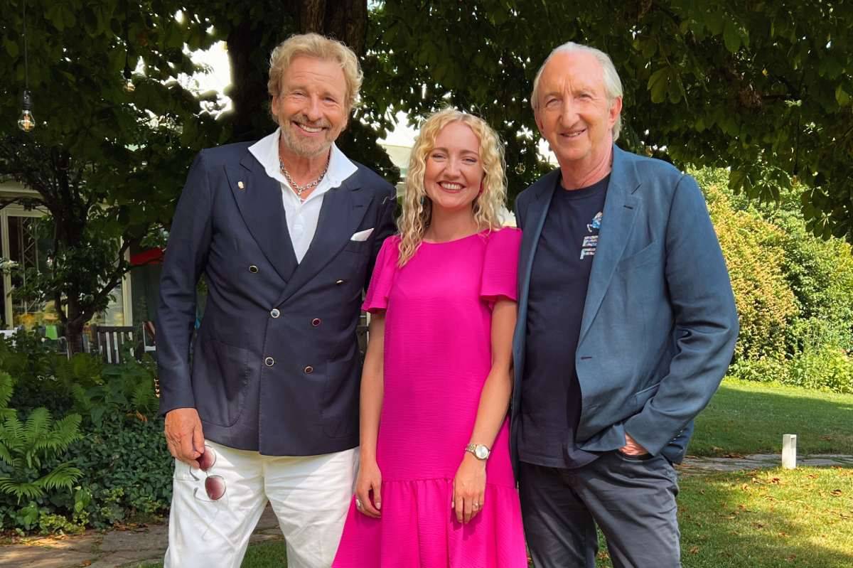 Sarah mit Thomas Gottschalk und Mike Krüger am Wörthsee