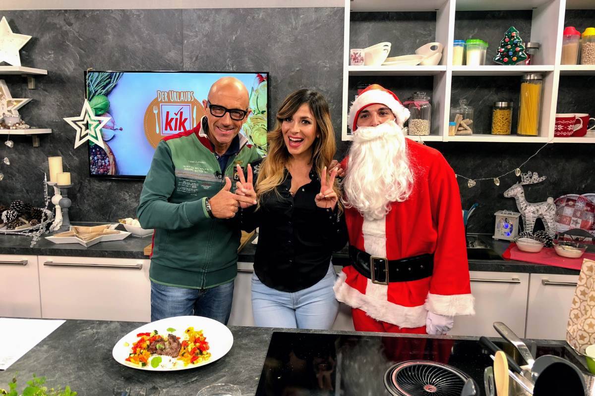 Goofy und Gülcan Kamps im Studio mit dem Weihnachtsmann 2018