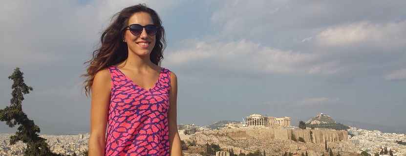 Weit über den Dächern erhebt sich die „höchste Stadt“, die Akropolis.