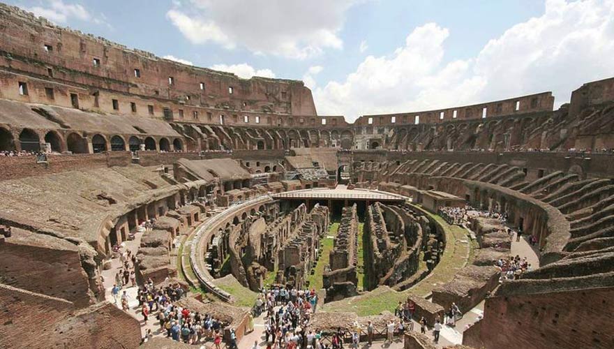 Das Kolosseum in Rom von innen