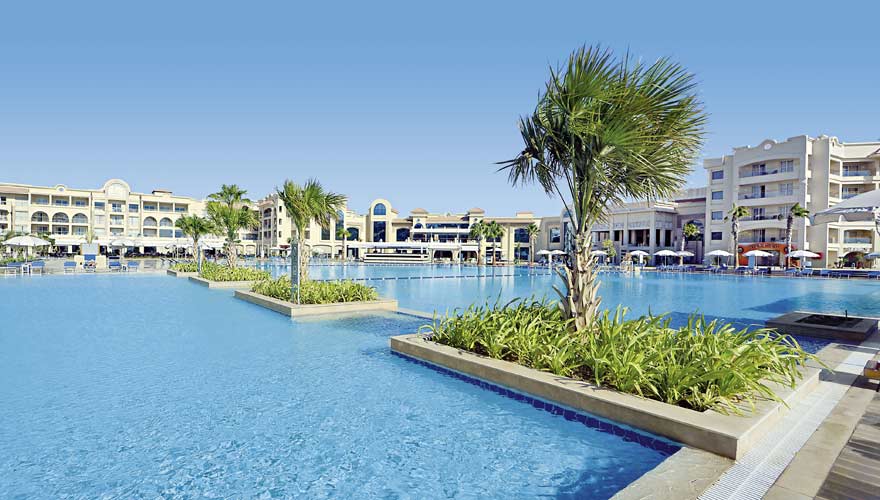 Pool im Albatros White Beach