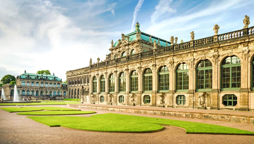 Sehenswürdigkeiten wie der Dresdner Zwinger machen Dresden zu einem der Top-Urlaubsziele in Deutschland