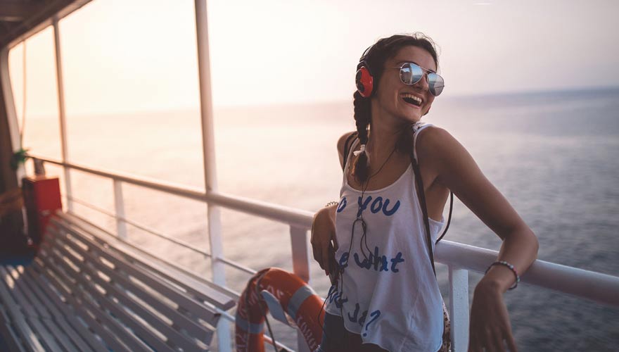 Eine Kleiderordnung gibt es per se nicht auf Kreuzfahrtschiffen