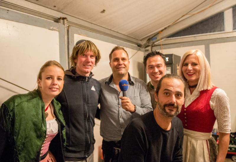 Mickie Krause und sonnenklar.TV Team