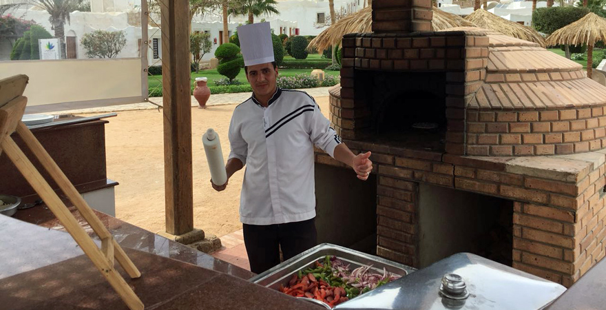 Pizza-Bar im Außenbereich des LABRANDA Tower Bay Hotels in Sharm el Sheikh