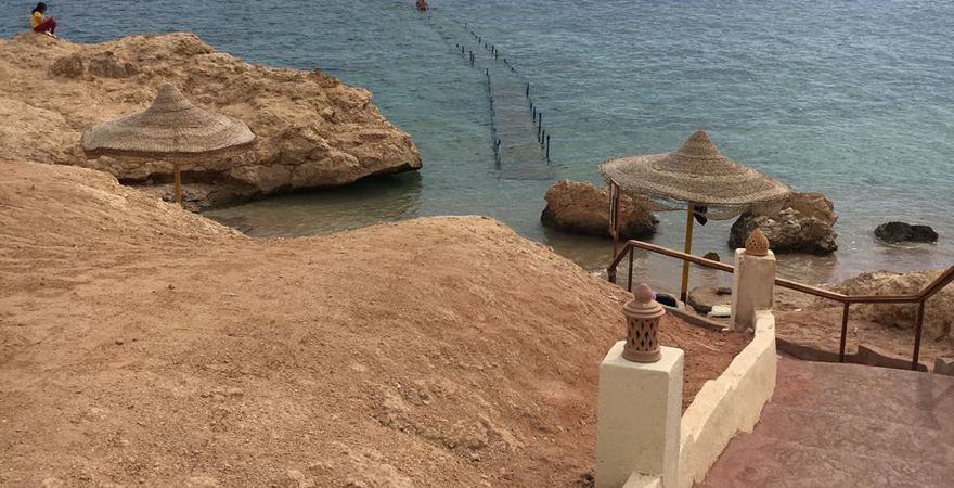 Unterwasser-Steg am Strand des Hotels Labranda Tower Bay in Sharm el Sheikh