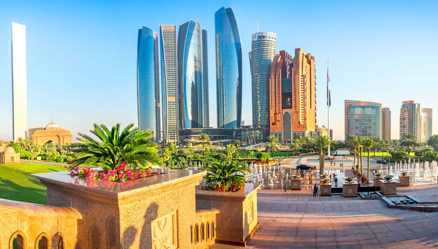 Die Corniche in Abu Dhabi lädt zu ausgedehnten Spaziergängen ein