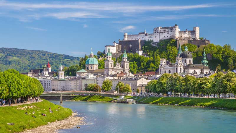 Altstadt von Salzburg mit Burg