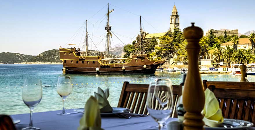 Boot vor der kroatischen Insel Sipan