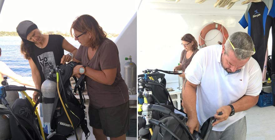 Astrid und Andreas checken ihre Ausrüstung vor dem Tauchgang im Roten Meer.