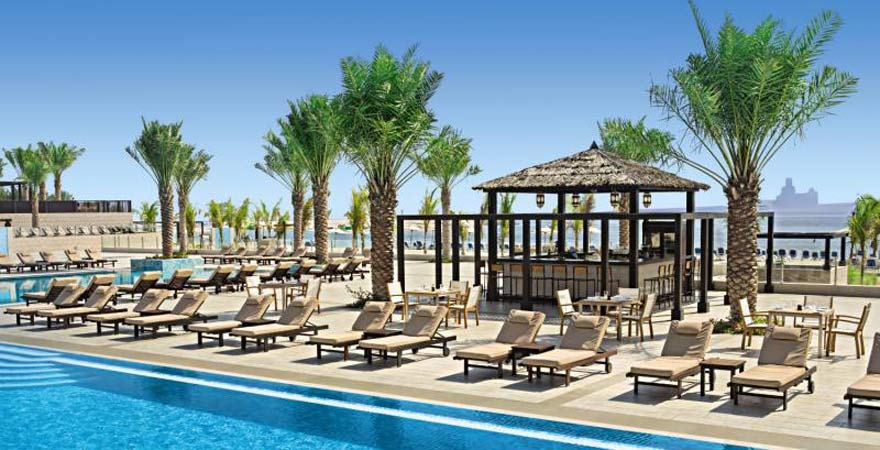 Das Doubletree Hilton in Ras Al Kaimah - Poolansicht