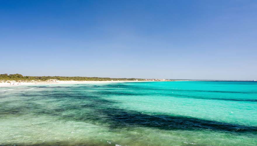Der Strand von Es Trend auf Mallorca ist einen Besuch wert