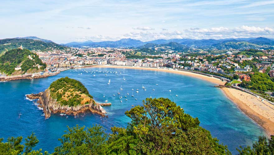 Blick auf San Sebastián an der Costa Vasca in Spanien
