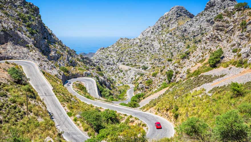 Hochstraße in der Sierra de Tramuntana auf Mallorca