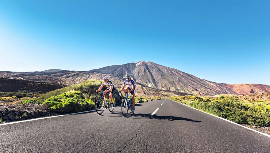 Mountainbiker im Teide Nationalpark auf Teneriffa