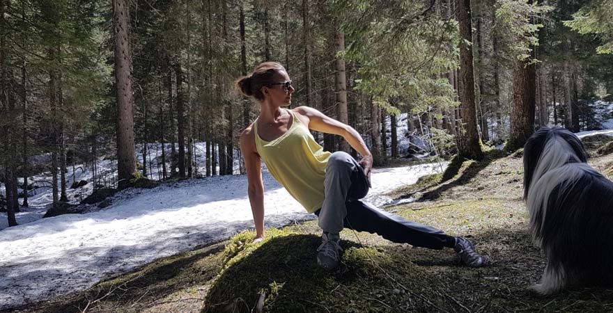 Seitlicher Hüftöffner beim Detox-Yoga