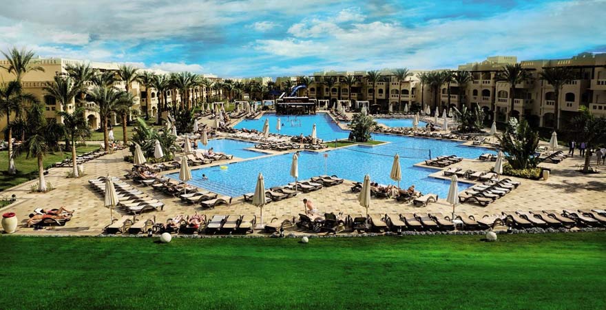 Die Poolanlage des Rixos Sharm el Sheikh