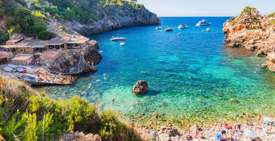 Zurecht einer der schönsten Strände Mallorcas: Cala Deià