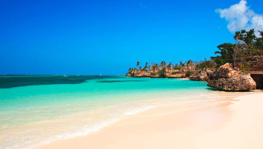 Strand von Guardalavaca auf Kuba - eines der besten Reiseziele auf der Insel