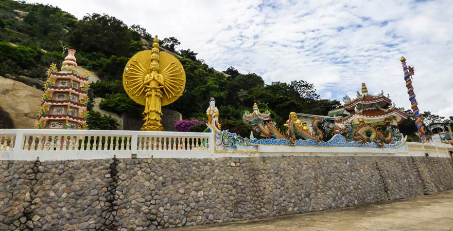 In diesem Reisebericht kann ich euch den Wat Khao Takiap Hua Hin nur empfehlen