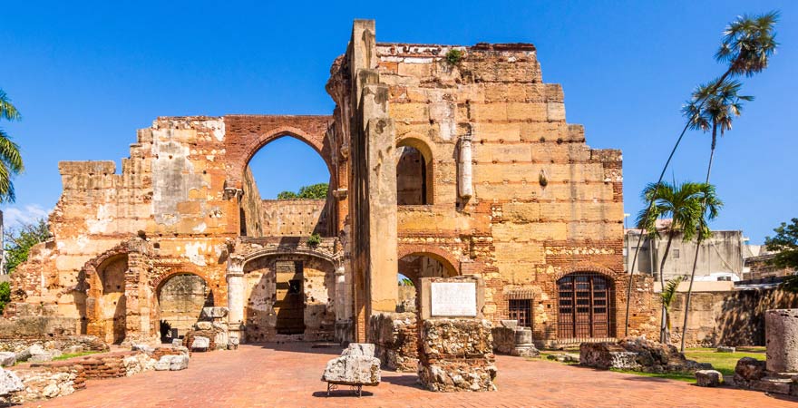 Unser Reisetipp für die Dominikanische Republik: das Kloster San Francisco in Santo Domingo