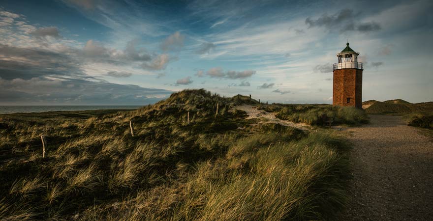 Schöne Landschaft auf Sylt mit Leuchtturm