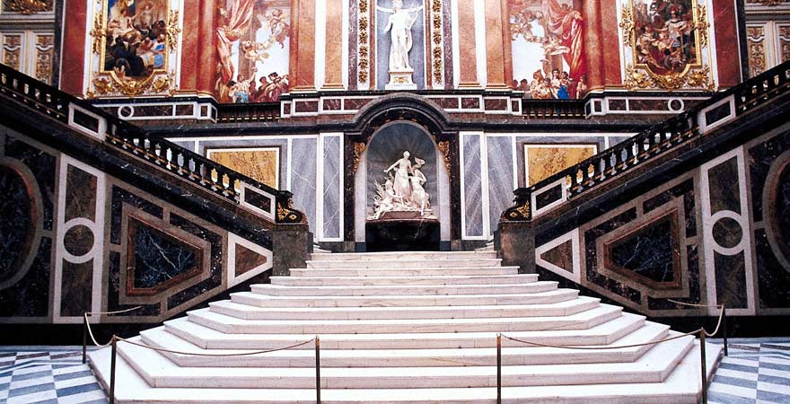 Schloss Herrenchiemsee bietet tolle Führungen an