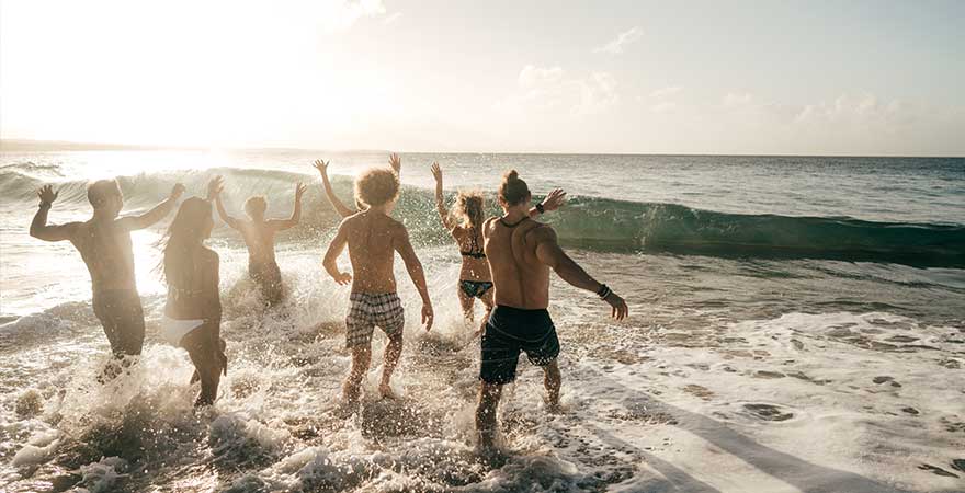 In der Dominikanischen Republik am Strand feiern