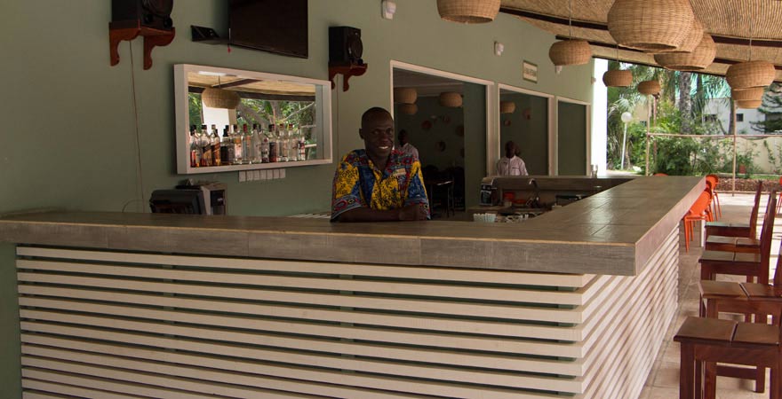 Bar im Senegambia Beach Hotel