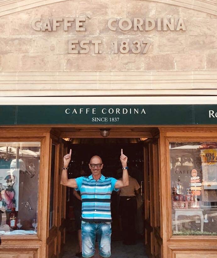 Goofy im Caffe Cordina auf Malta