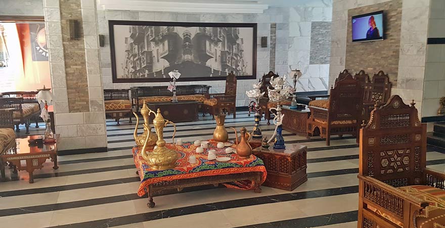 Shisha rauchen im Alf Leila Wa Leila Hotel - kein Problem!