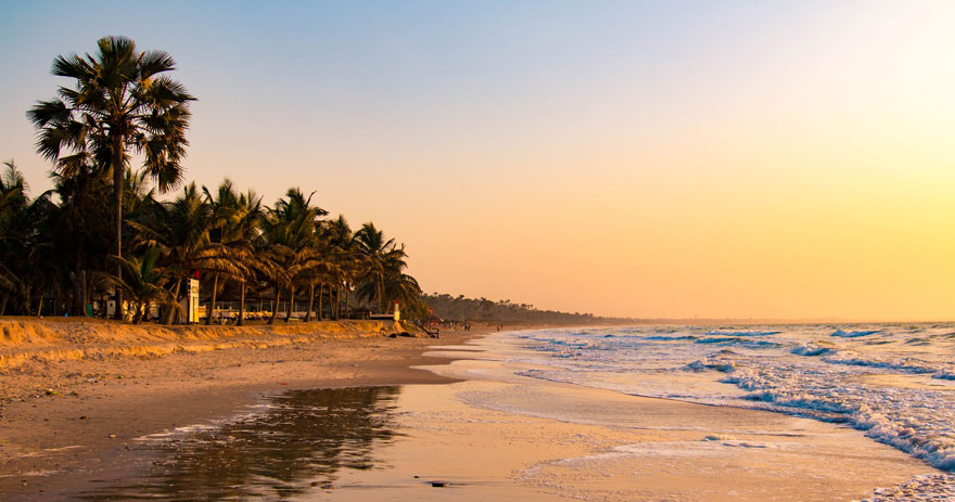 Sonnenuntergang am Strand in Gambia