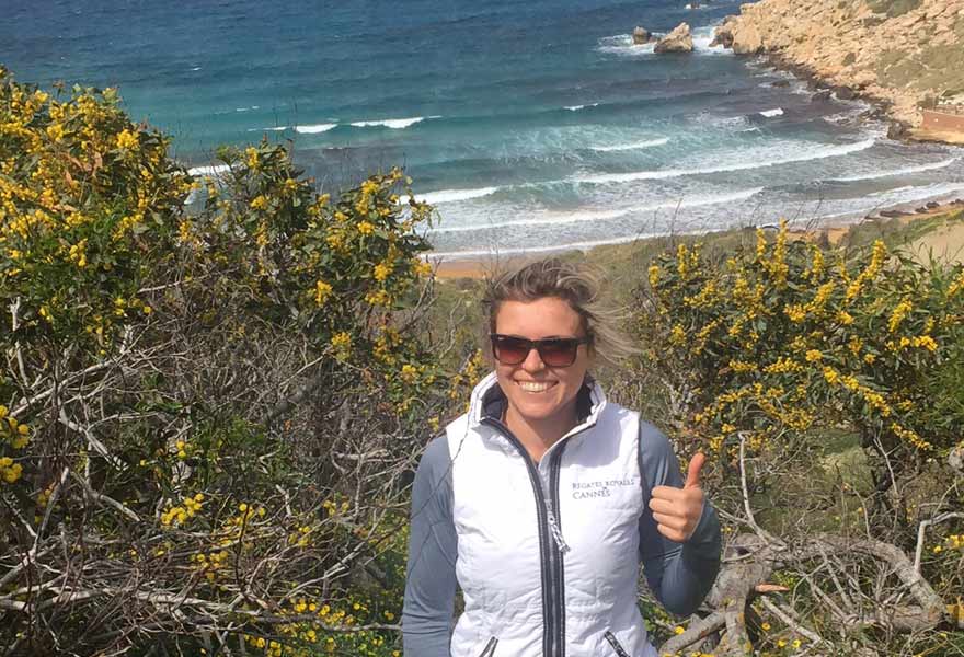 Antonija beim Wandern auf Malta