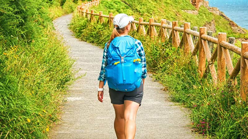 Frau auf dem Camino de Santiago