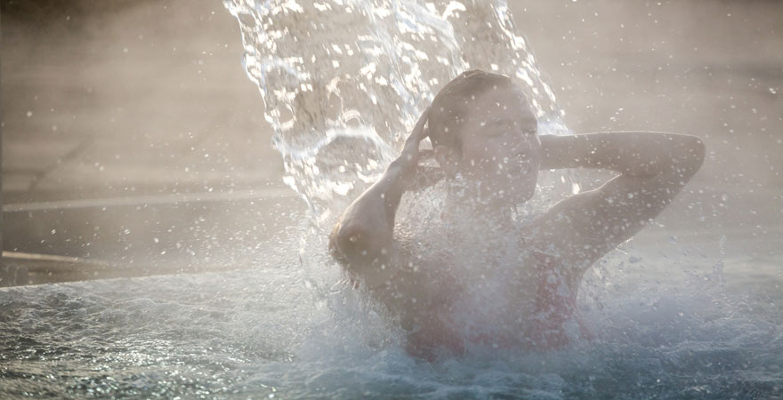 Ein Erlebnisbad in einer Therme