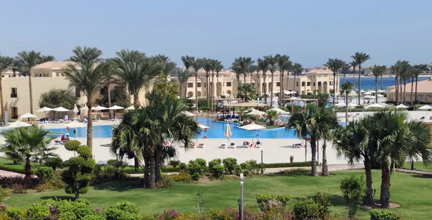 Poolanlage des Cleopatra Luxury Resorts Makadi Bay