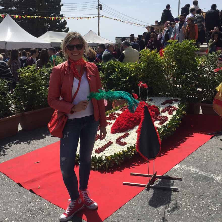 Antonija auf dem Erdbeerfest in Mgarr auf Malta