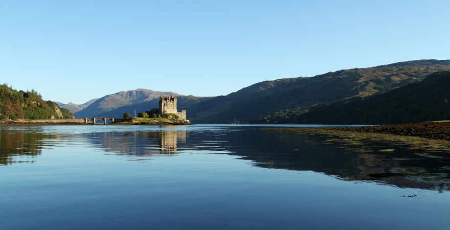 Eine der schönsten und sehenswerten Burgen: Eilean Donan Castle in Schottland
