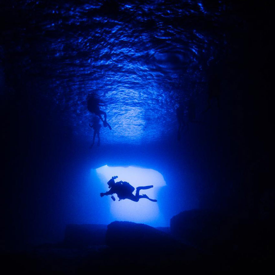 Höhlentauchen in der Cathedral Cave auf Gozo, Malta