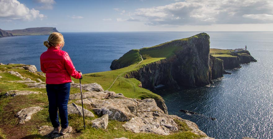 Neist Point mit dem pittoresken Leuchtturm ist ein schönes Ausflugsziel auf der Isle of Skye