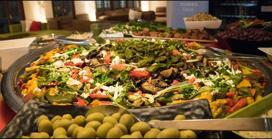 18 Jahre sonnenklar.TV: Türkisches Buffet