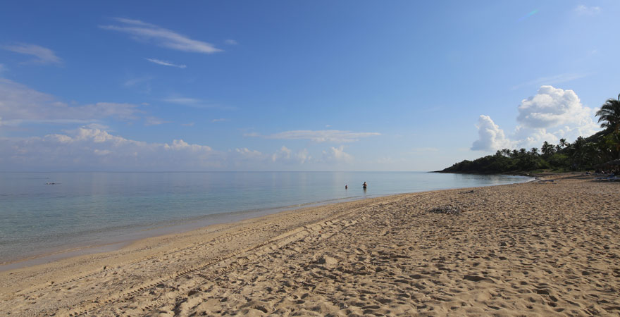 Sonne, Strand, Liegen, Schirme und Drinks: Am Playa Varadero sind Strandurlauber auf Kuba bestens versorgt