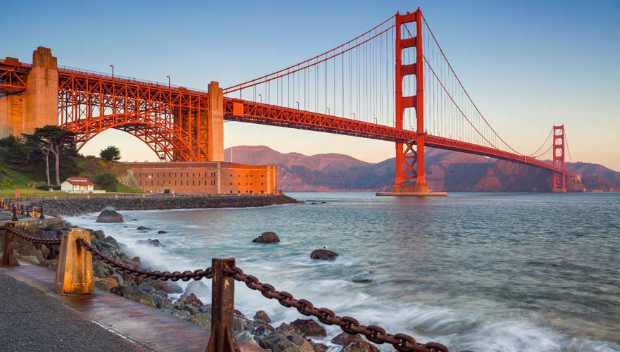 Die Golden Gate Bridge ist sicherlich bei den berühmtesten Brücken der Welt ganz vorne mit dabei