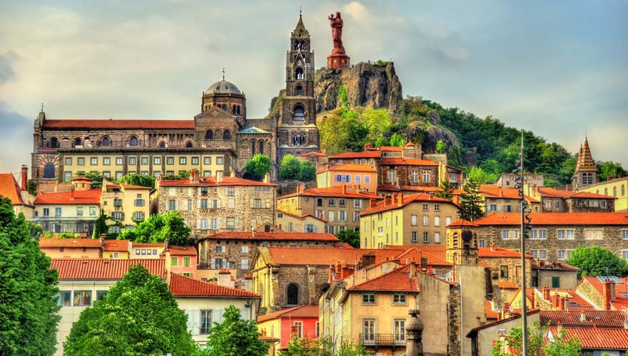 Der Pilgerweg Via Podiensis in Frankreich startet in Le-Puy-en-Velay