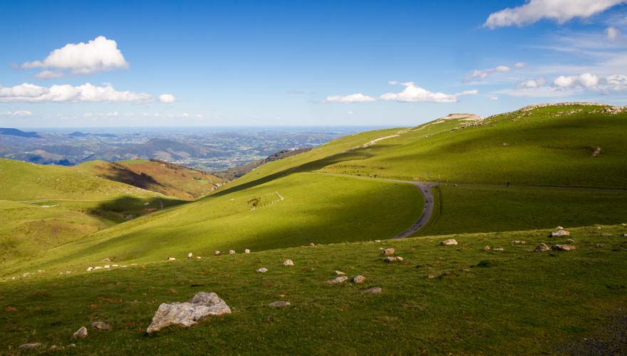 Beim Jakobsweg pilgert man über die Pyrenäen in Frankreich