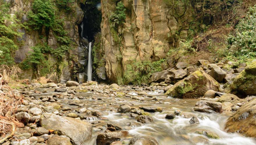 Wasserfall Salto do Cabrito auf der Azoren-Insel Sao Miguel