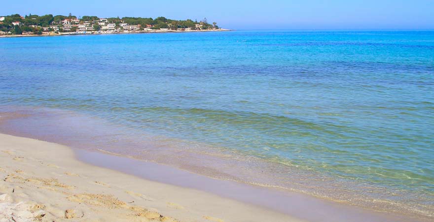 Ein herrlicher Sandstrand erwartet euch an Fontane Bianche auf Sizilien