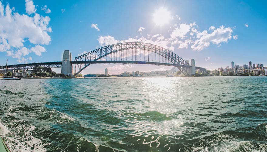 Die Sydney Harbour Bridge ist eine der berühmtesten Brücken der Welt