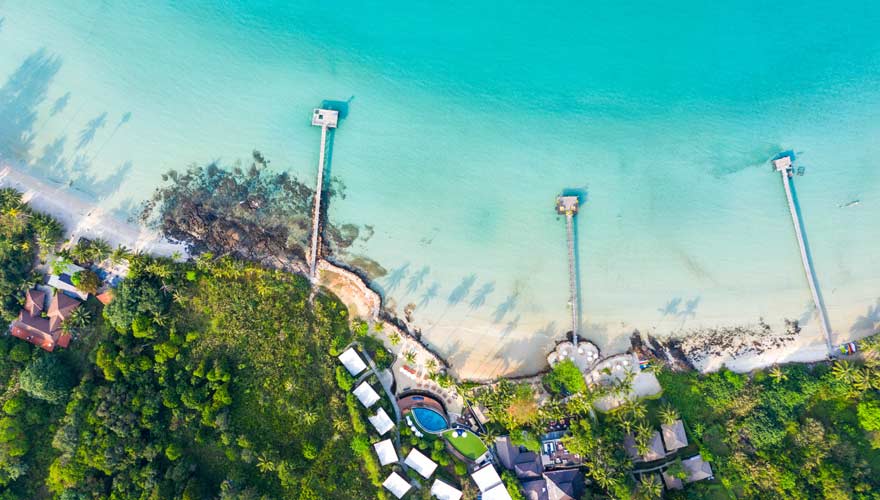 Luftaufnahme auf einen Strand von der thailändischen Insel Koh Kood