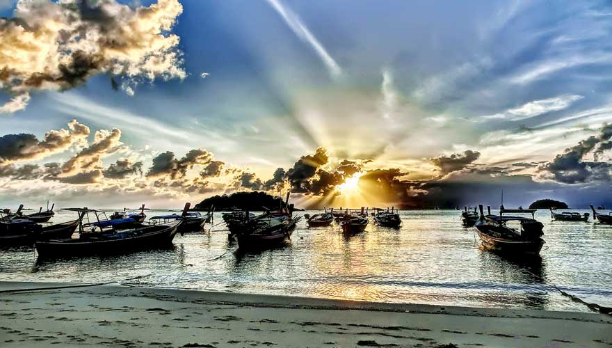 Sunrise Beach auf der Insel Koh Lipe in Thailand